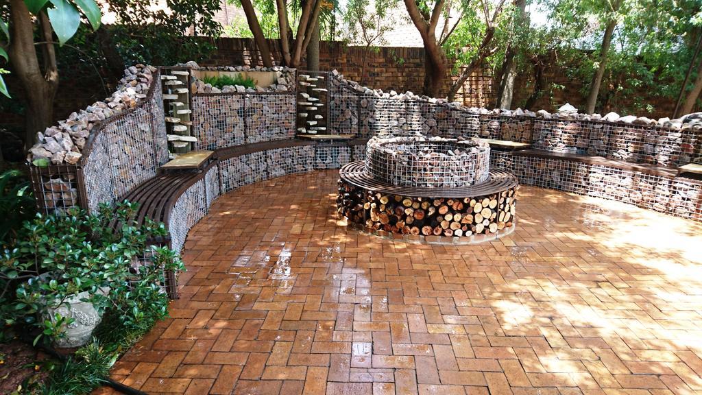 Le Chateau Guest House And Conference Centre Kempton Park Exterior foto