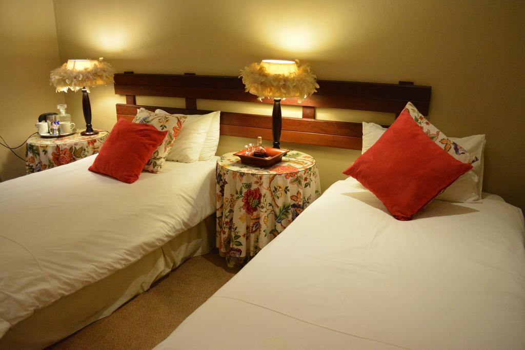 Le Chateau Guest House And Conference Centre Kempton Park Exterior foto